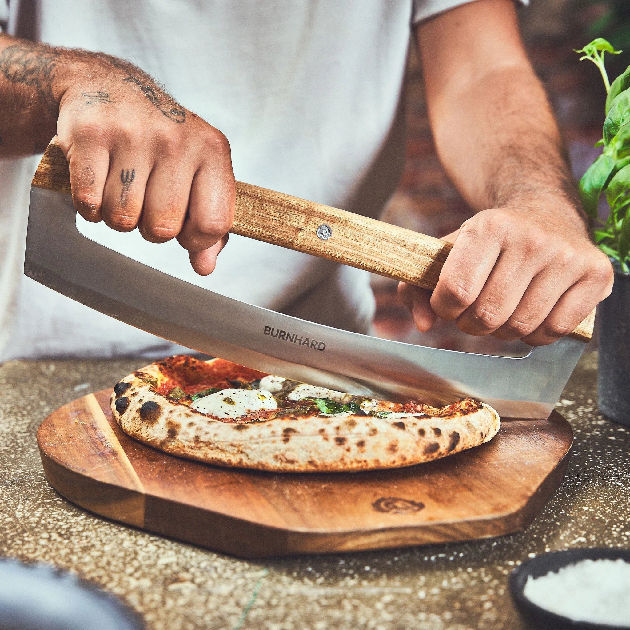 Burnhard Pizza - Wiegemesser - grillstarshop.comBurnhard Pizza - WiegemesserBurnhardgrillstarshop.com