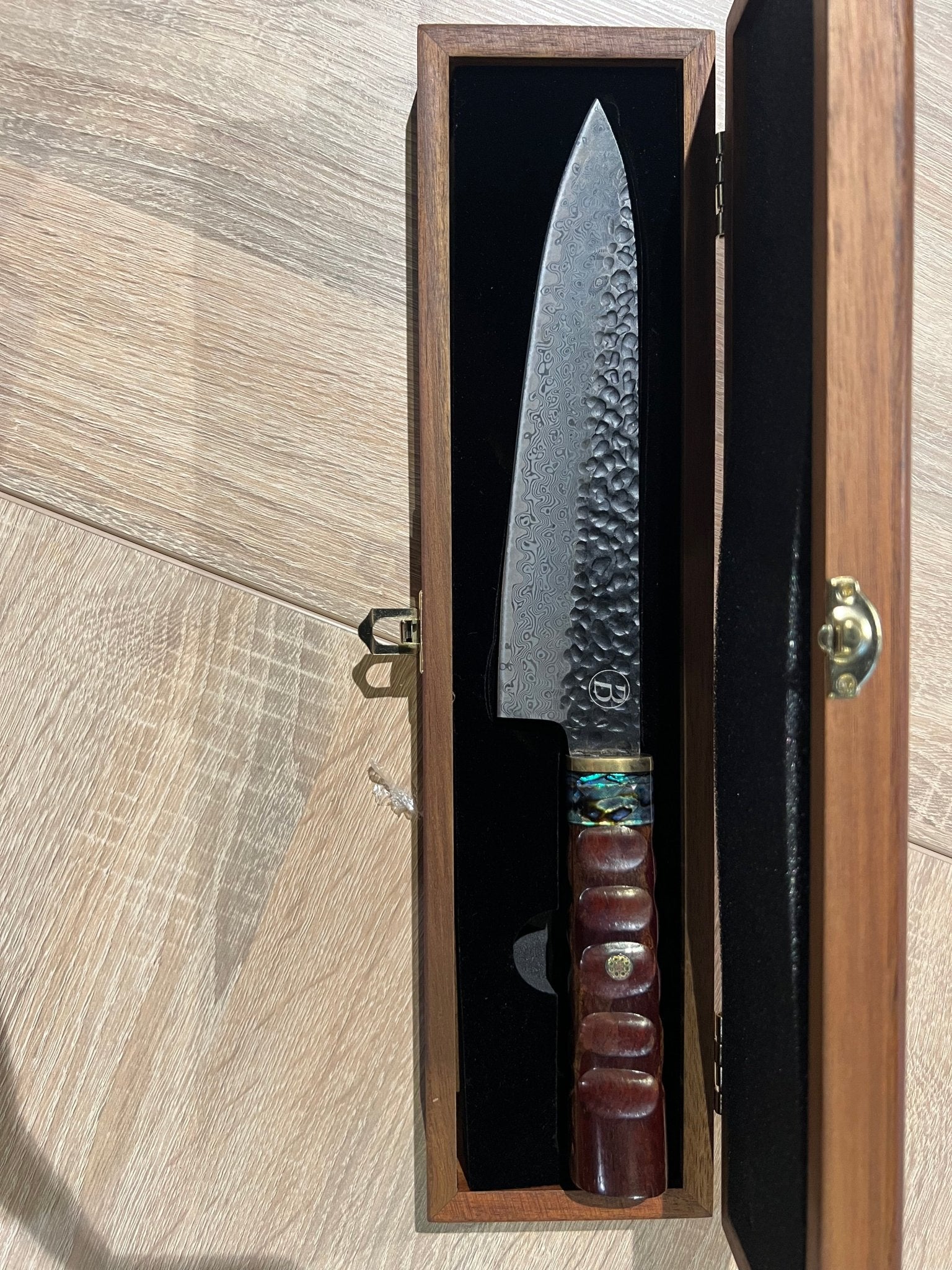 Heritage Chefmesser mit Griff aus Wüsteneisenholz - grillstarshop.comHeritage Chefmesser mit Griff aus WüsteneisenholzMesserBABOSSAgrillstarshop.com