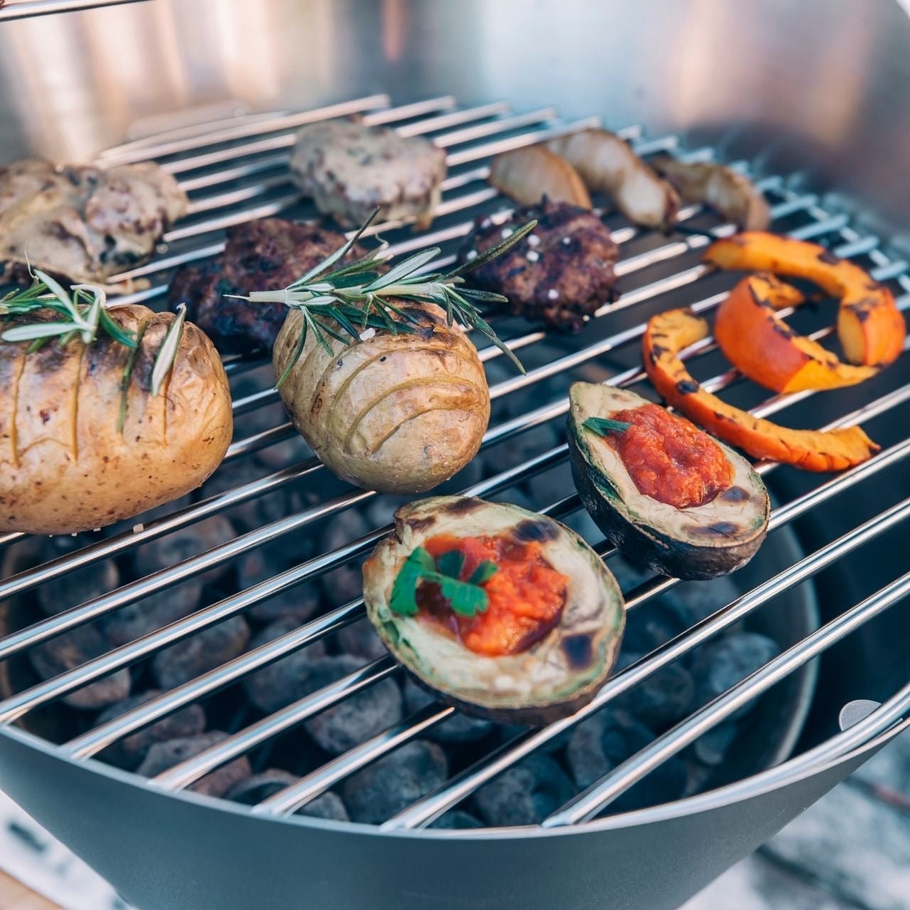 Höfats CONE Holzkohlegrill, Ø 50 cm Grillfläche - grillstarshop.comHöfats CONE Holzkohlegrill, Ø 50 cm GrillflächeHöfatsgrillstarshop.comH0101014260447330030