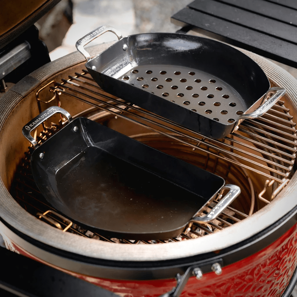 KamadoJoe Halbmond Pfannen Set - grillstarshop.comKamadoJoe Halbmond Pfannen SetGrillzubehörKamado Joegrillstarshop.com
