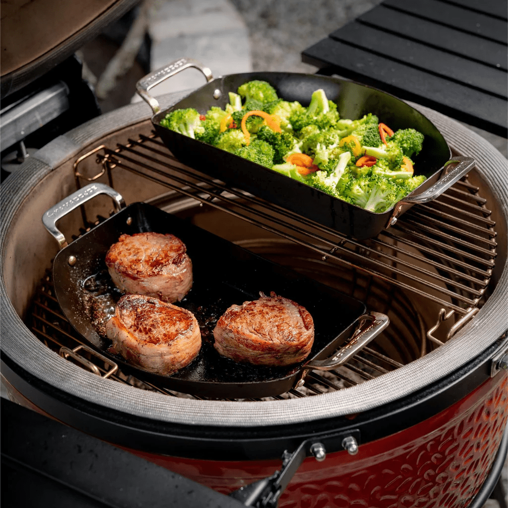 KamadoJoe Halbmond Pfannen Set - grillstarshop.comKamadoJoe Halbmond Pfannen SetGrillzubehörKamado Joegrillstarshop.com