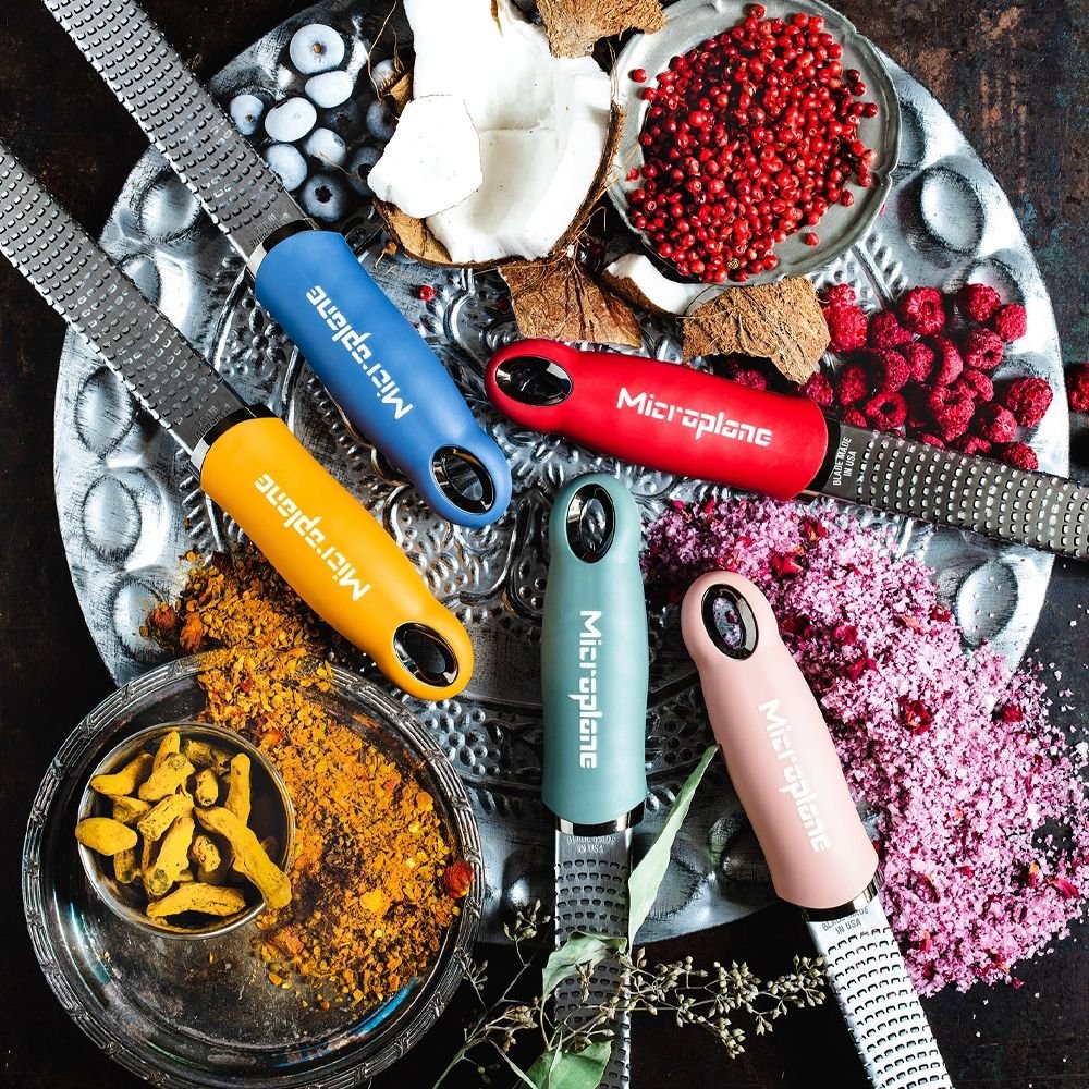 Microplane Premium Zester - Reibe, Granatapfelrot - grillstarshop.comMicroplane Premium Zester - Reibe, GranatapfelrotMicroplanegrillstarshop.com46127