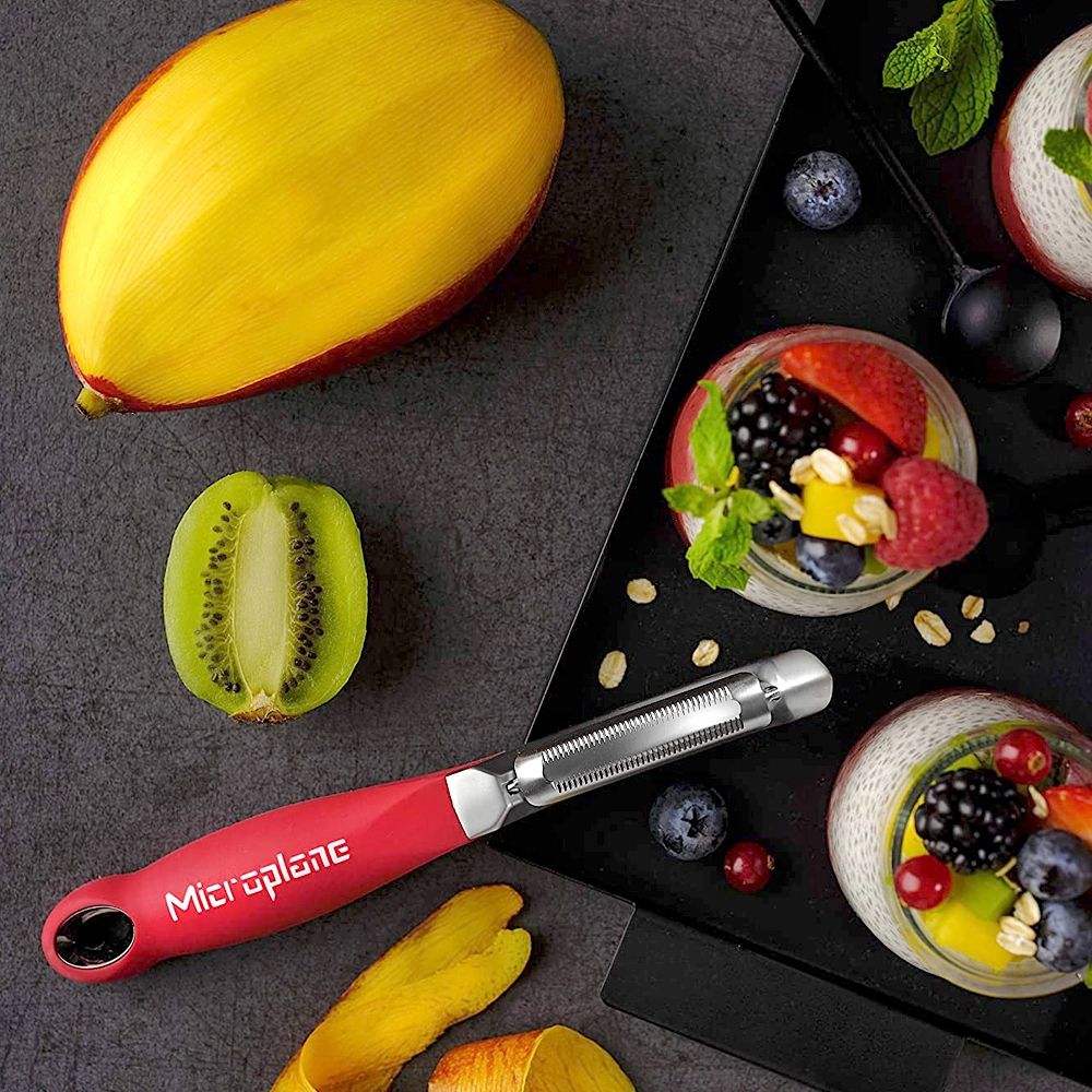 Microplane Profischäler mit gezahnter Doppelklinge - grillstarshop.comMicroplane Profischäler mit gezahnter DoppelklingeMicroplanegrillstarshop.com48192
