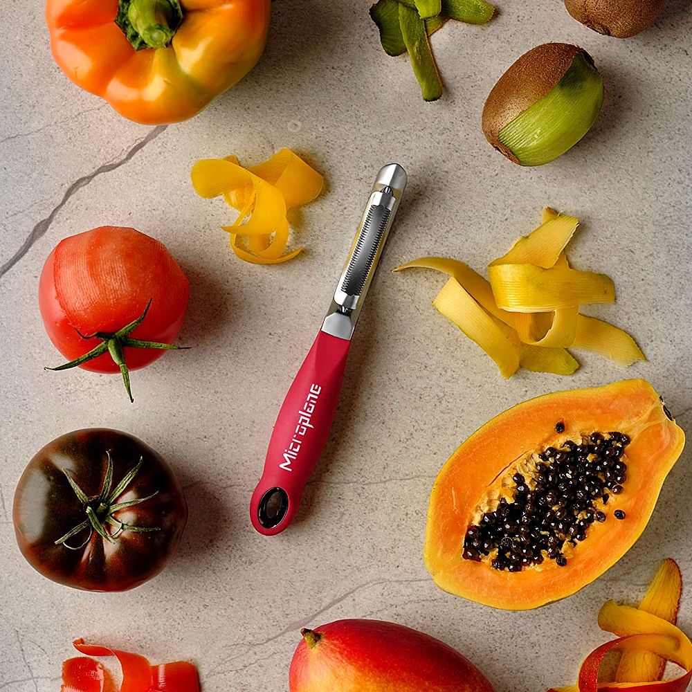 Microplane Profischäler mit gezahnter Doppelklinge - grillstarshop.comMicroplane Profischäler mit gezahnter DoppelklingeMicroplanegrillstarshop.com48192