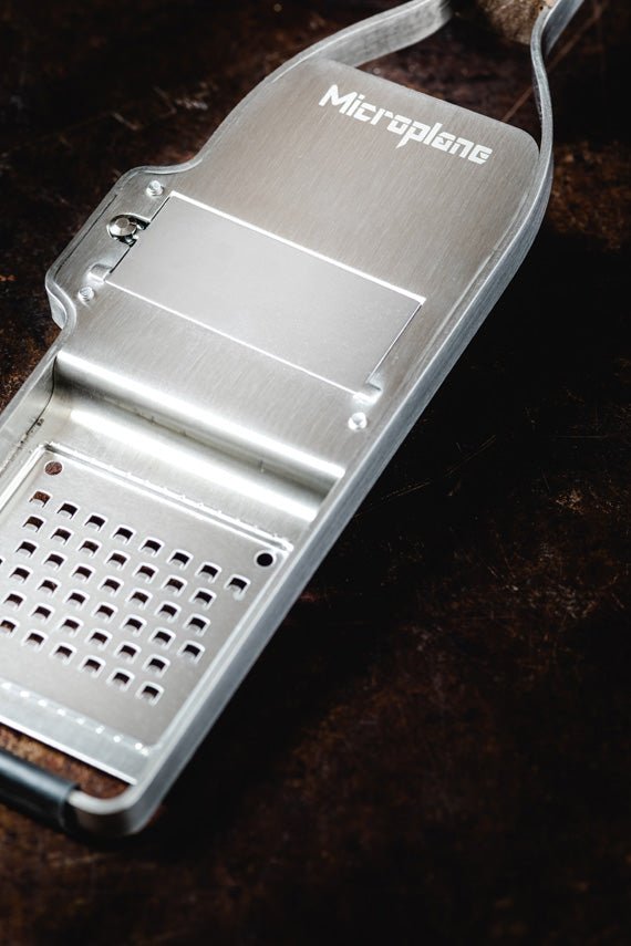 Microplane Trüffel - Profi 2in1 - Hobel & Reibe - grillstarshop.comMicroplane Trüffel - Profi 2in1 - Hobel & ReibeMicroplanegrillstarshop.com43313