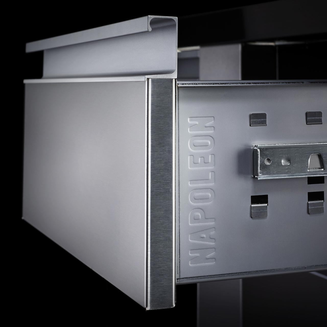 Napoleon Einbau - Türe 2er Schubladen Kombination (91 x 61 cm) - grillstarshop.comNapoleon Einbau - Türe 2er Schubladen Kombination (91 x 61 cm)Napoleongrillstarshop.comBI - 3624 - 1D2DR0629162131676