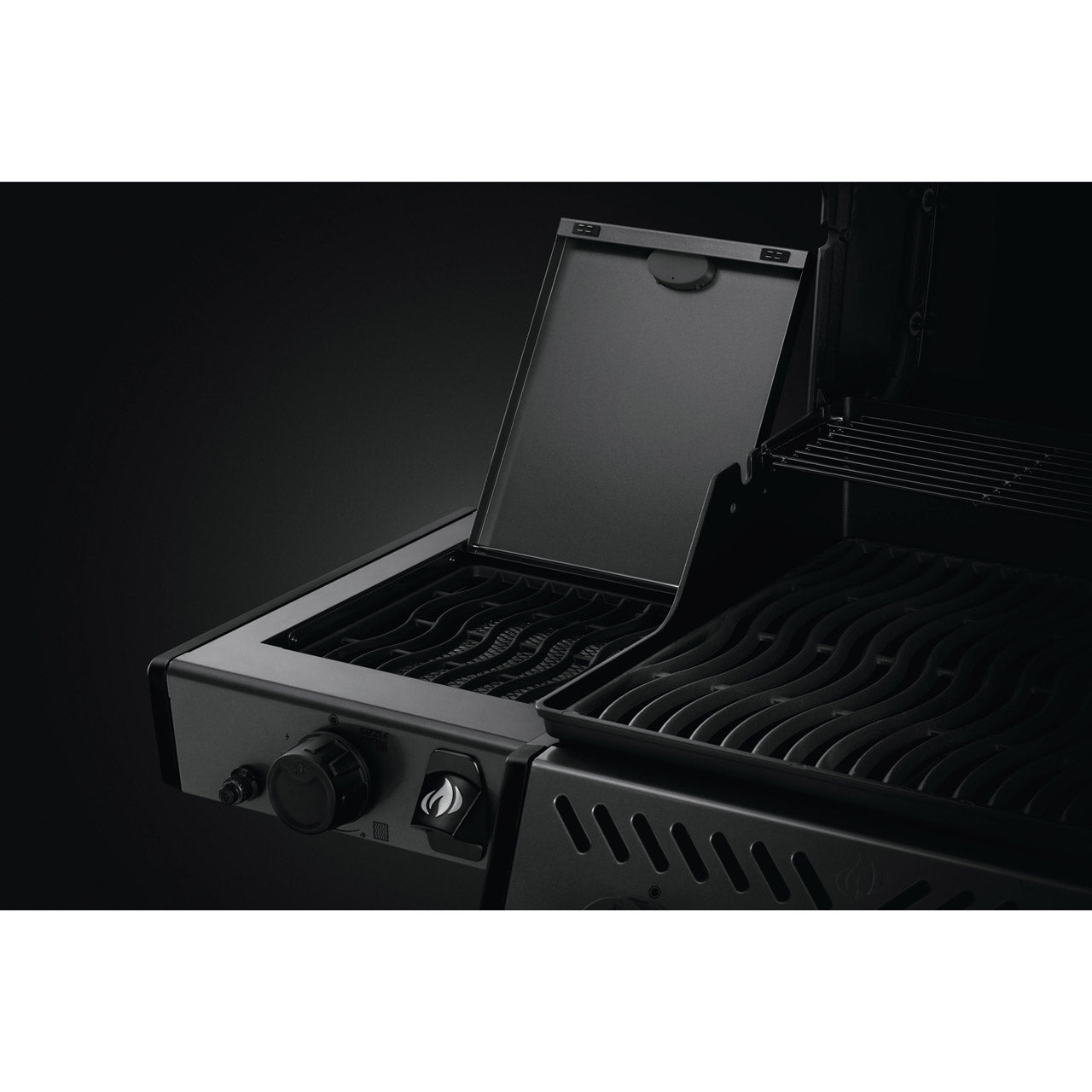 Napoleon Freestyle 365 Gasgrill, Graphit - mit Sizzle Zone - grillstarshop.comNapoleon Freestyle 365 Gasgrill, Graphit - mit Sizzle ZoneNapoleongrillstarshop.comF365DSIBPGT - DE0629162147530