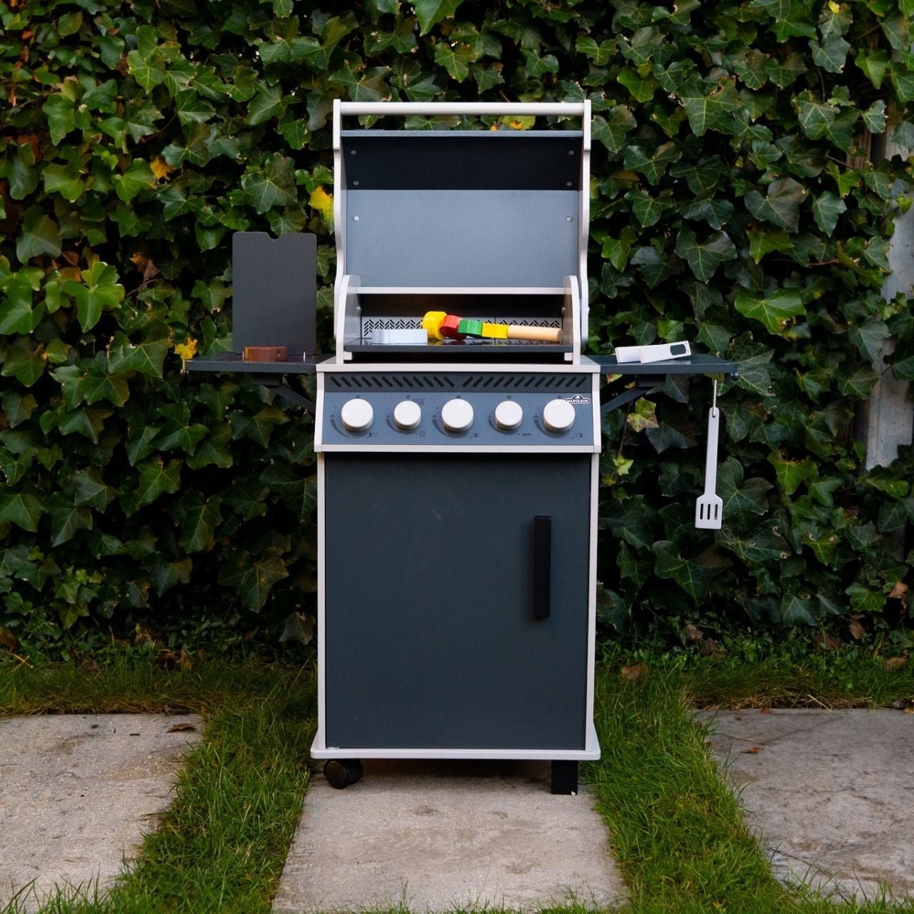 Napoleon Mini BBQ für Kinder - grillstarshop.comNapoleon Mini BBQ für KinderNapoleongrillstarshop.comMER - KIDSBBQ4007464003536