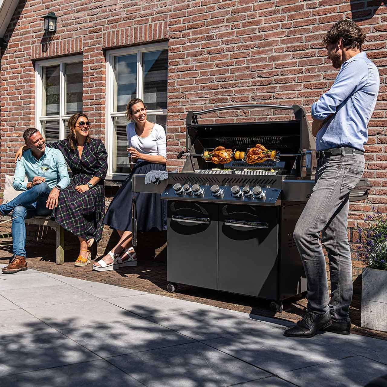 Napoleon Prestige 665, Charcoal Grau - grillstarshop.comNapoleon Prestige 665, Charcoal GrauNapoleongrillstarshop.comP665RSIBPCH - DE0629162131881