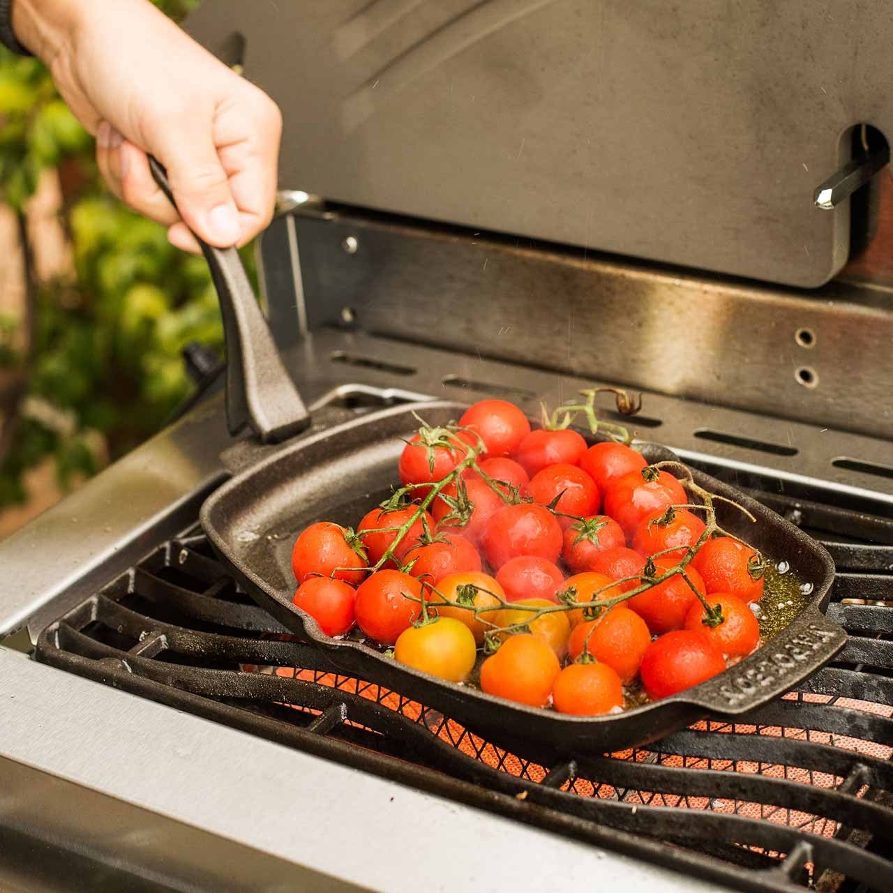 Napoleon PRO Gusseisen Pfanne mit Untersetzer - grillstarshop.comNapoleon PRO Gusseisen Pfanne mit UntersetzerNapoleongrillstarshop.com560080629162560087