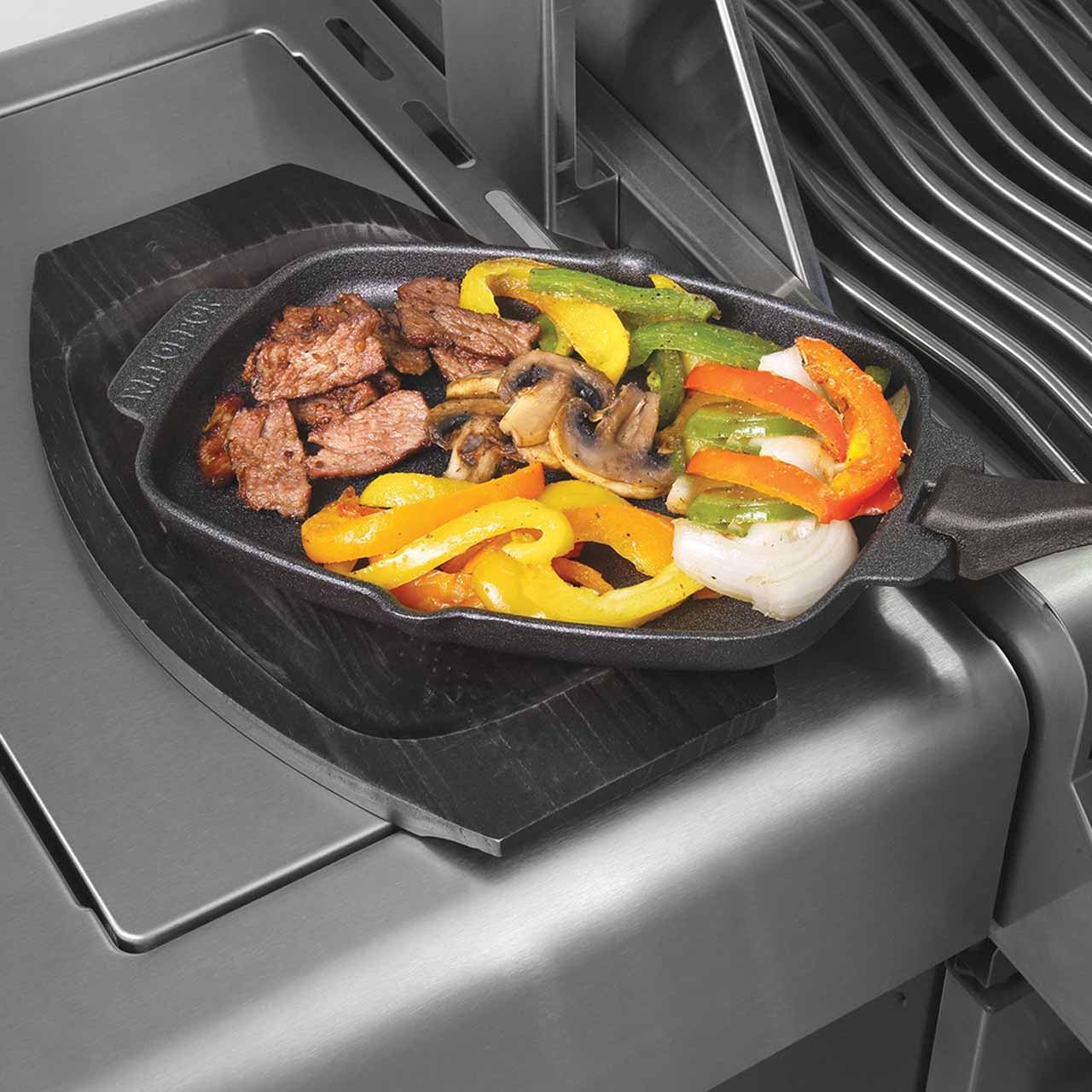 Napoleon PRO Gusseisen Pfanne mit Untersetzer - grillstarshop.comNapoleon PRO Gusseisen Pfanne mit UntersetzerNapoleongrillstarshop.com560080629162560087