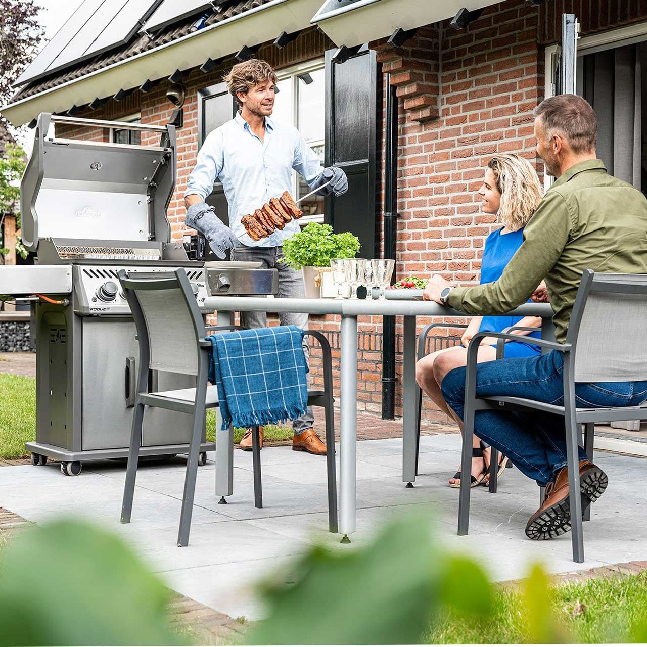 Napoleon Rogue SE 425, Edelstahl - grillstarshop.comNapoleon Rogue SE 425, EdelstahlNapoleongrillstarshop.comRSE425RSIBPSS - DE0629162135209