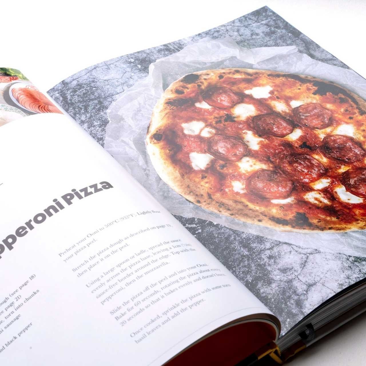 Ooni Pizza - Kochbuch "Cooking with Fire" - grillstarshop.comOoni Pizza - Kochbuch "Cooking with Fire"Oonigrillstarshop.comUU - P062009781527232686