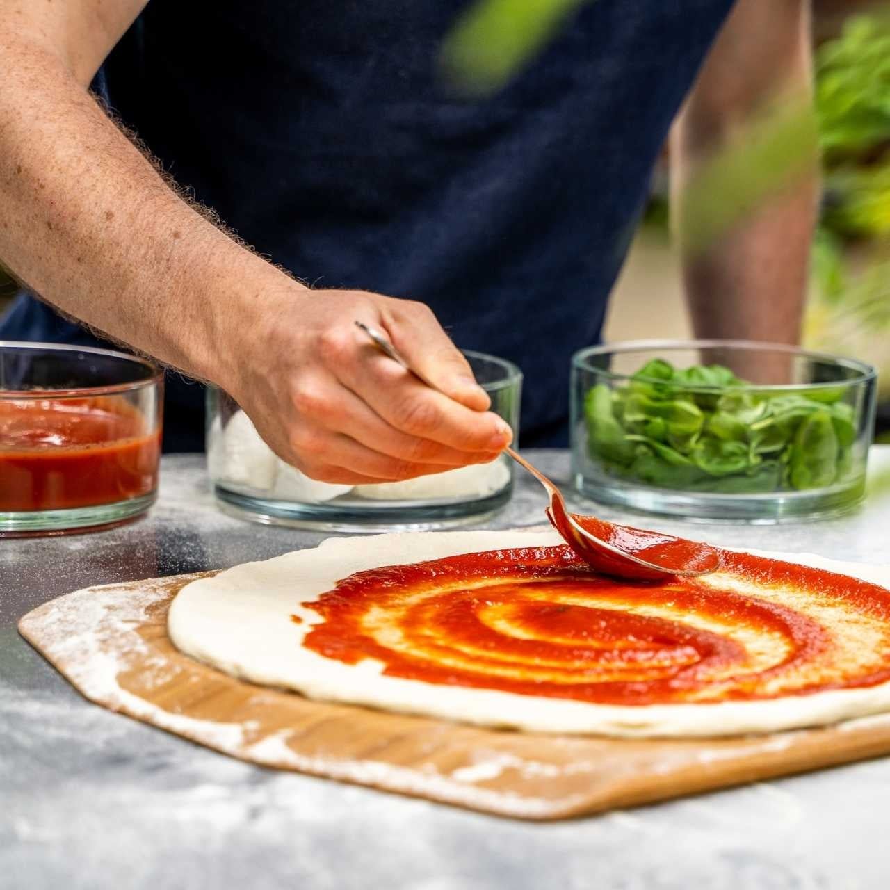 Ooni Pizzaschieber & Servierbrett - 30 cm - grillstarshop.comOoni Pizzaschieber & Servierbrett - 30 cmOonigrillstarshop.comUU - P082005060568341590