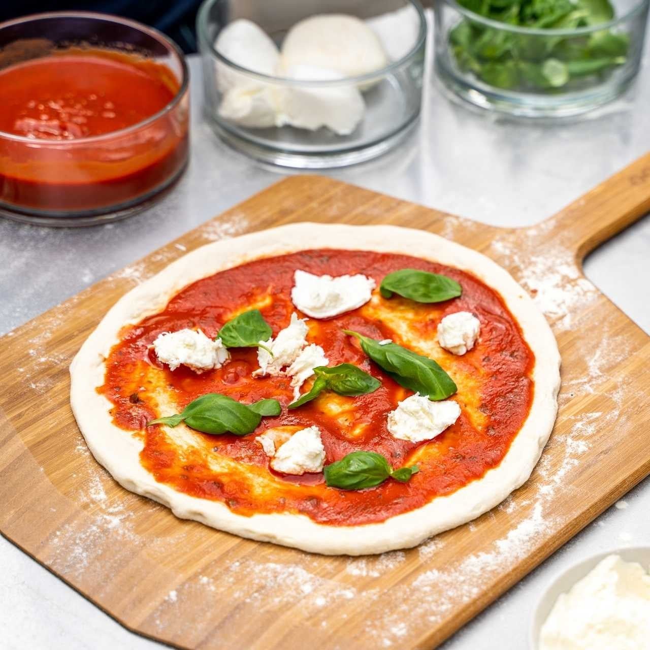 Ooni Pizzaschieber & Servierbrett - 40 cm - grillstarshop.comOoni Pizzaschieber & Servierbrett - 40 cmOonigrillstarshop.comUU - P0B9005060568344409