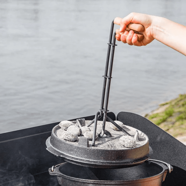 Petromax Deckelheber, Pro - grillstarshop.comPetromax Deckelheber, ProGrillzubehörPetromaxgrillstarshop.com