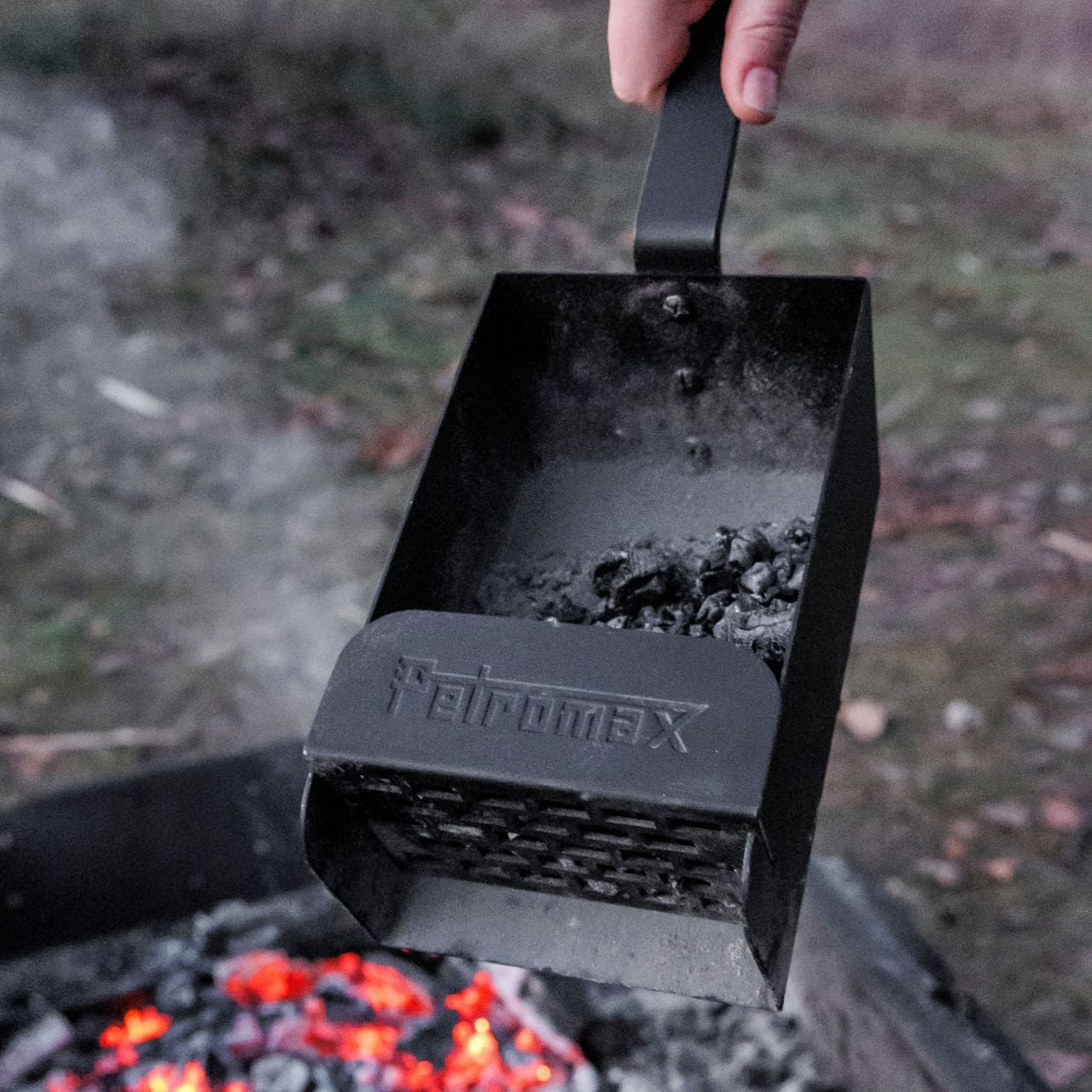 Petromax Kohlenschaufel - grillstarshop.comPetromax KohlenschaufelPetromaxgrillstarshop.comptcshov404250435700556