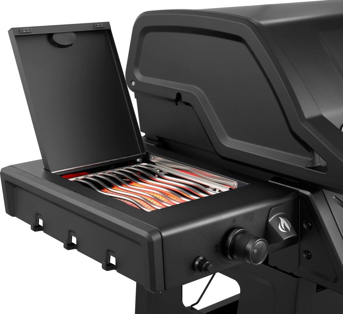 Phantom Freestyle PRO 425, mit Edelstahlrosten, Sizzle Zone und Tür, Mattschwarz | 2026 - grillstarshop.comPhantom Freestyle PRO 425, mit Edelstahlrosten, Sizzle Zone und Tür, Mattschwarz | 2026GrillNapoleongrillstarshop.com