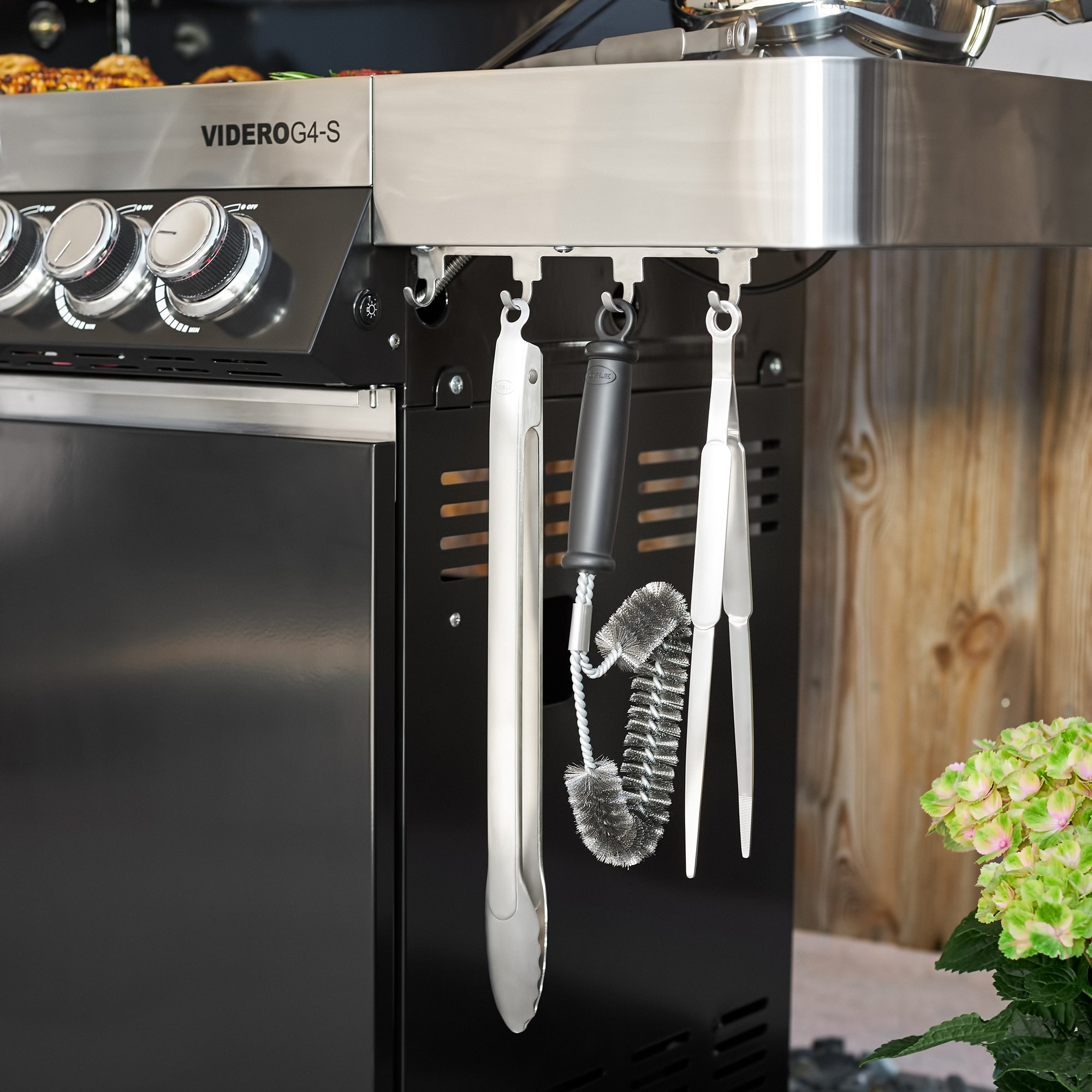 Rösle Grillzange, 40cm - grillstarshop.comRösle Grillzange, 40cmRöslegrillstarshop.com250544004293250544