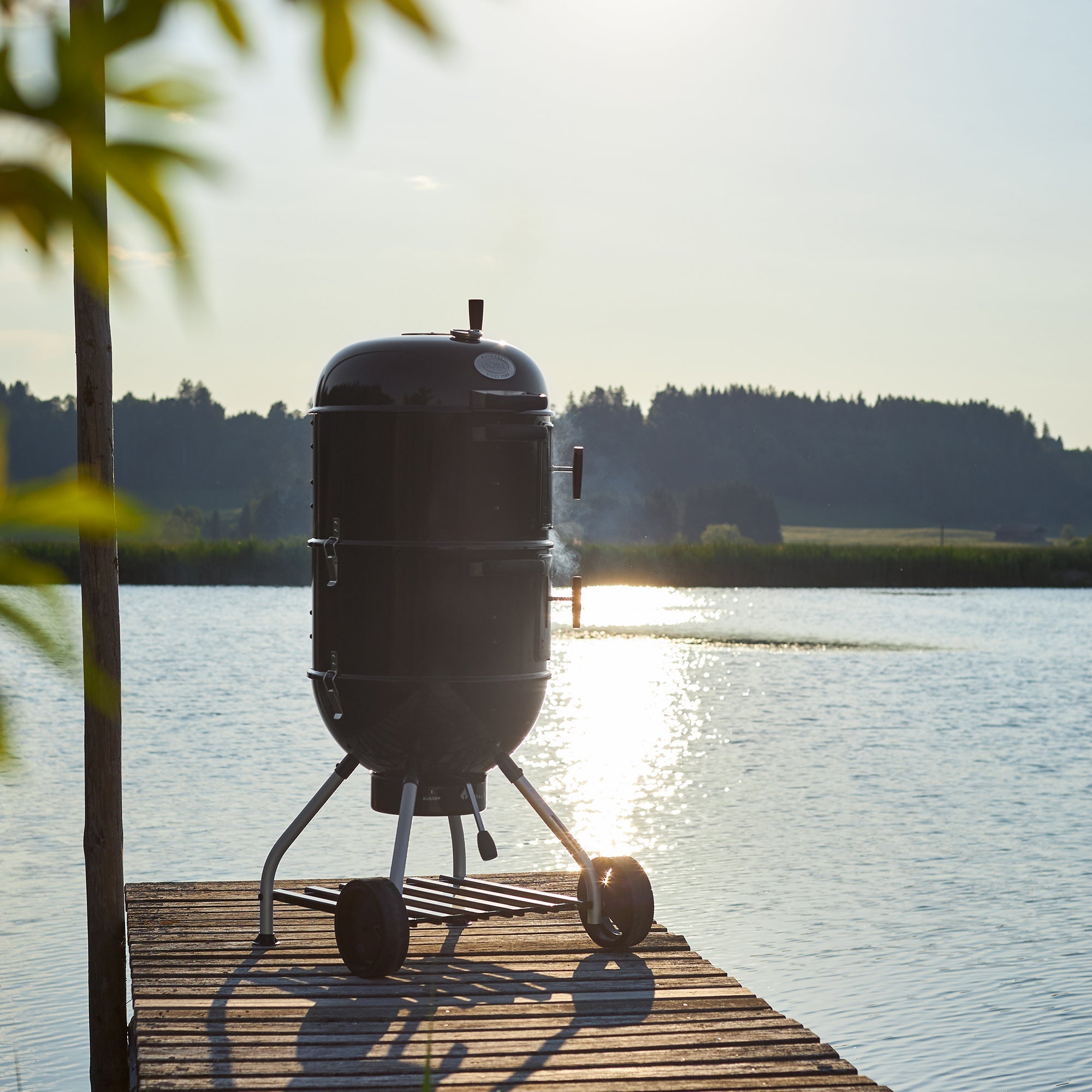 Rösle Smoker No.1 F50 - S schwarz (Ø 50 cm) - grillstarshop.comRösle Smoker No.1 F50 - S schwarz (Ø 50 cm)Röslegrillstarshop.com250094004293250094