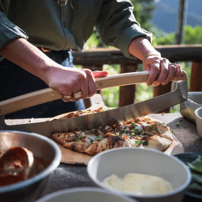 Solo Stove Pi Pizzaschneider Wiegemesser - grillstarshop.comSolo Stove Pi Pizzaschneider WiegemesserSolo Stovegrillstarshop.com