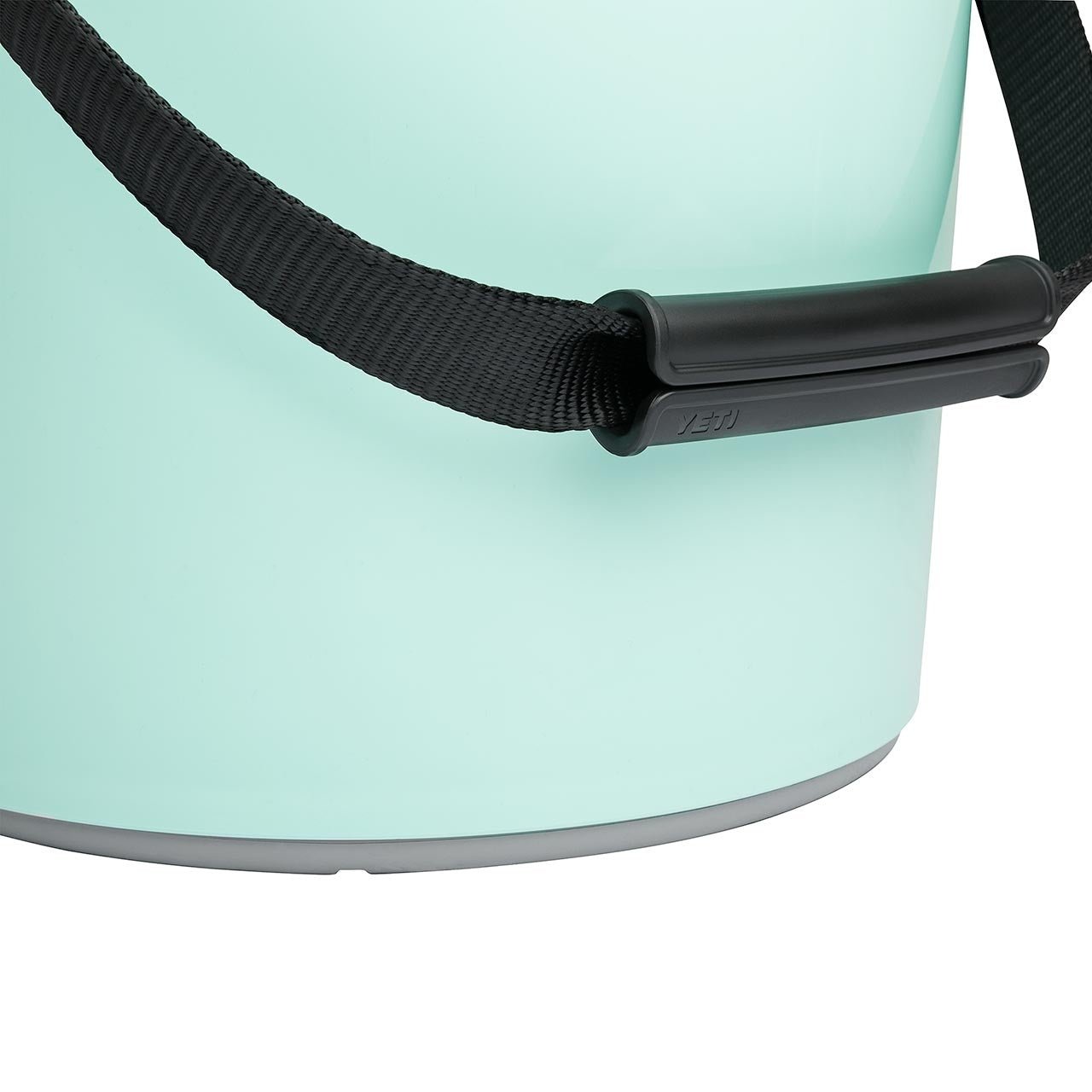 YETI LoadOut Eimer, 18,9 Liter, Seafoam - grillstarshop.comYETI LoadOut Eimer, 18,9 Liter, SeafoamYETIgrillstarshop.com