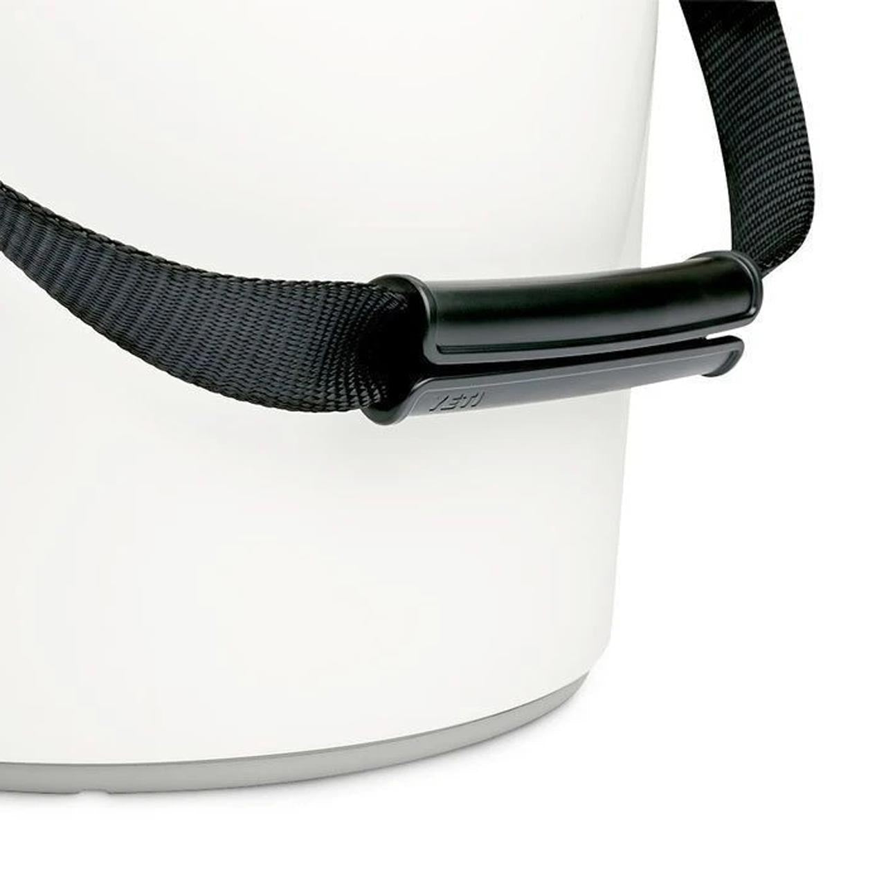 YETI LoadOut Eimer, 18,9 Liter, White - grillstarshop.comYETI LoadOut Eimer, 18,9 Liter, WhiteYETIgrillstarshop.com