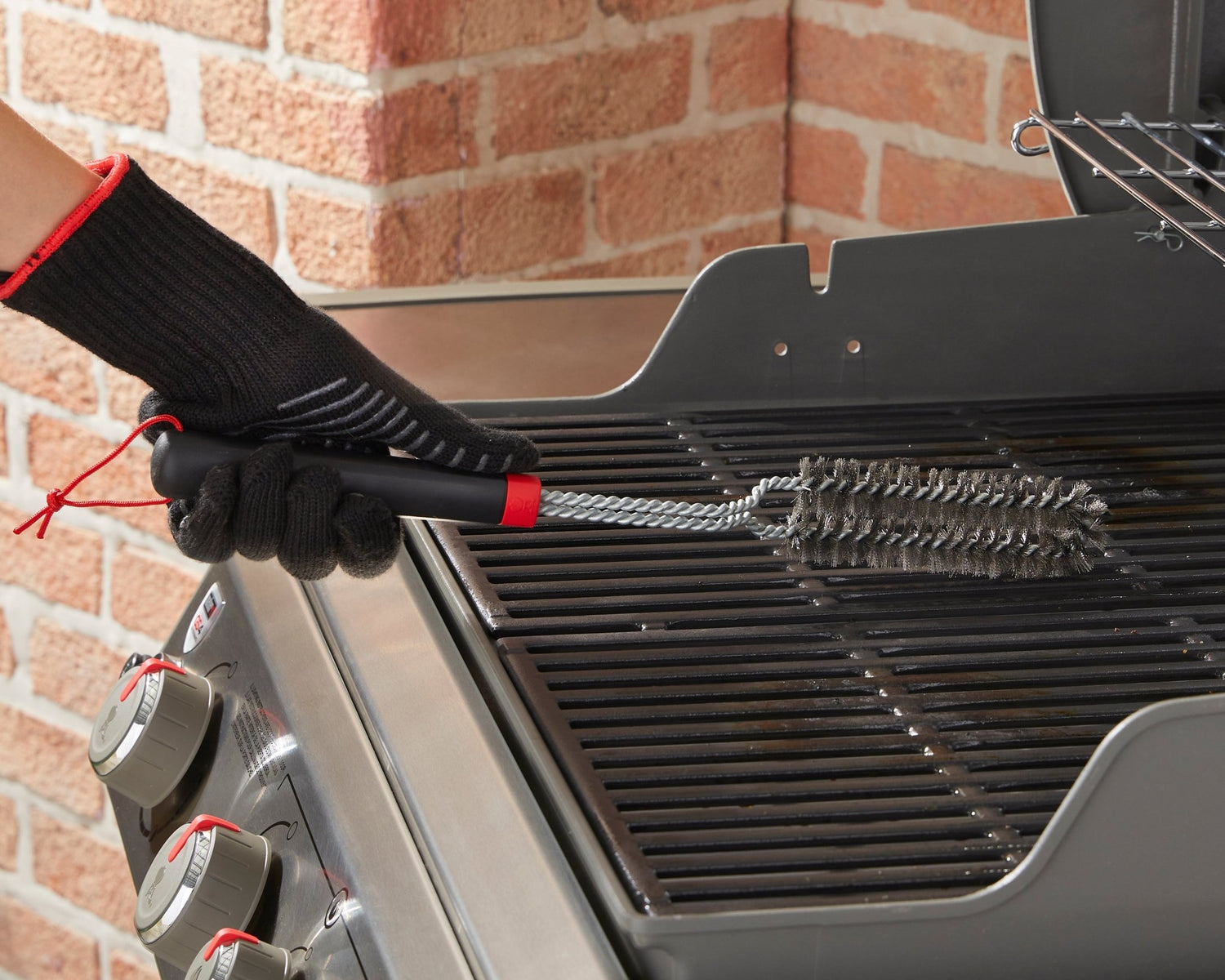 Einen verkrusteten Gasgrill reinigen: So klappt’s! - grillstarshop.com