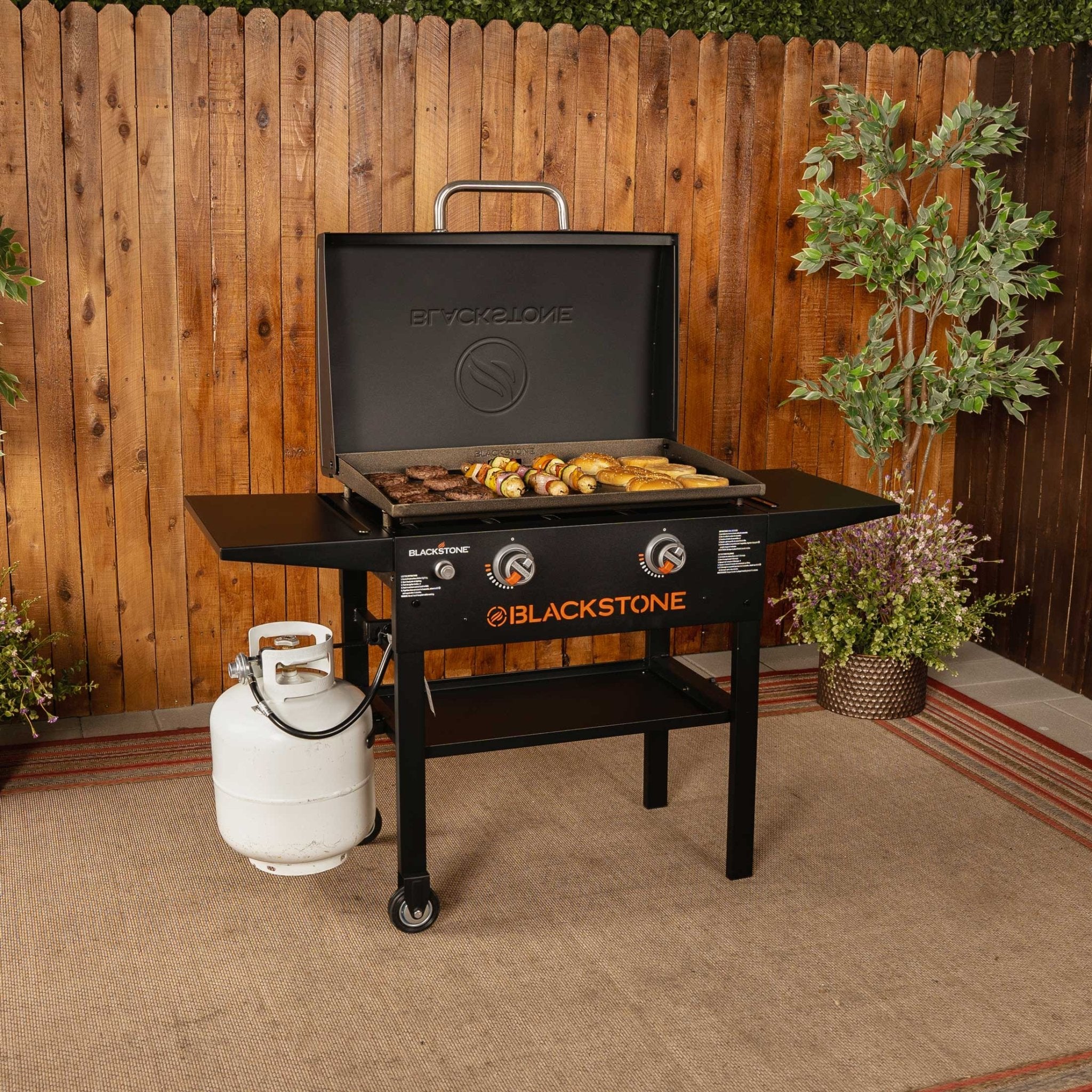 Blackstone 28″ Griddle Grillstation mit Deckel - grillstarshop.comBlackstone 28″ Griddle Grillstation mit DeckelBlackstonegrillstarshop.com