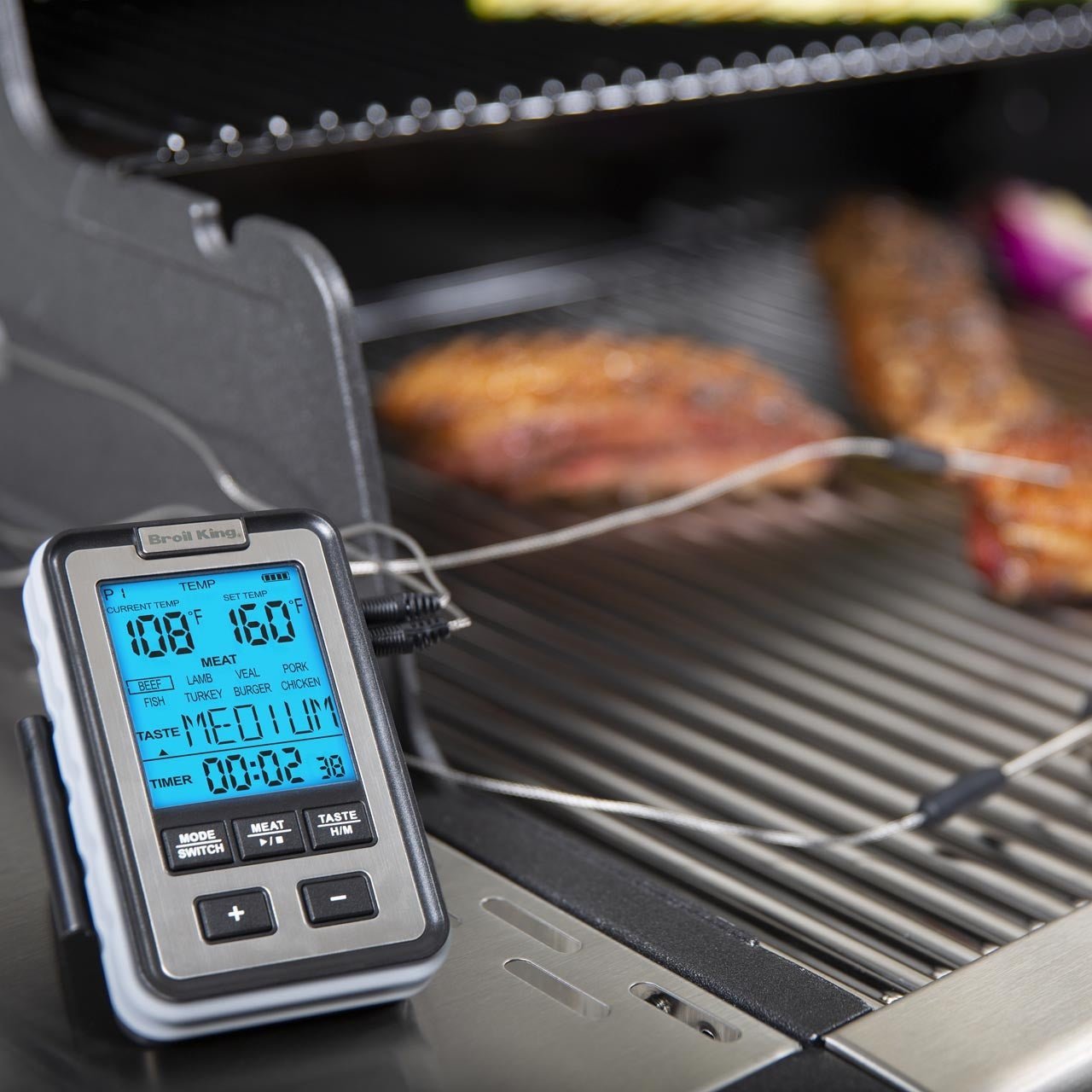 Broil King digitales Thermometer für Seitenablagen - grillstarshop.comBroil King digitales Thermometer für SeitenablagenBroil Kinggrillstarshop.com619350060162619359