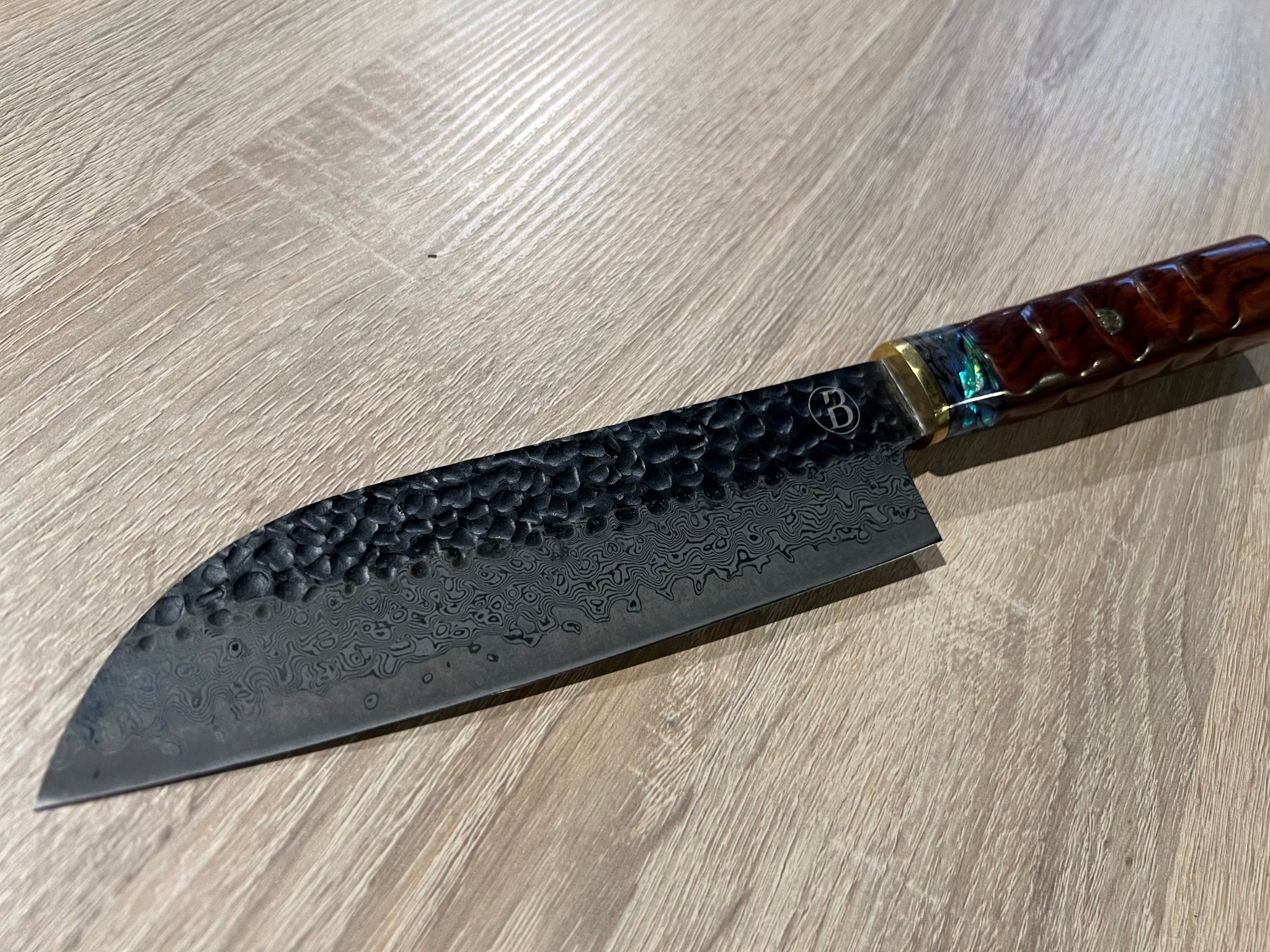 Heritage Santoku mit Griff aus Wüsteneisenholz - grillstarshop.comHeritage Santoku mit Griff aus WüsteneisenholzMesserBABOSSAgrillstarshop.com