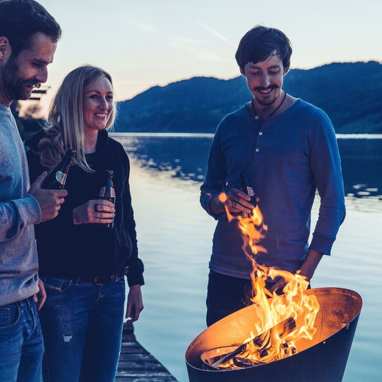 Höfats CONE Holzkohlegrill, Ø 50 cm Grillfläche - grillstarshop.comHöfats CONE Holzkohlegrill, Ø 50 cm GrillflächeHöfatsgrillstarshop.comH0101014260447330030