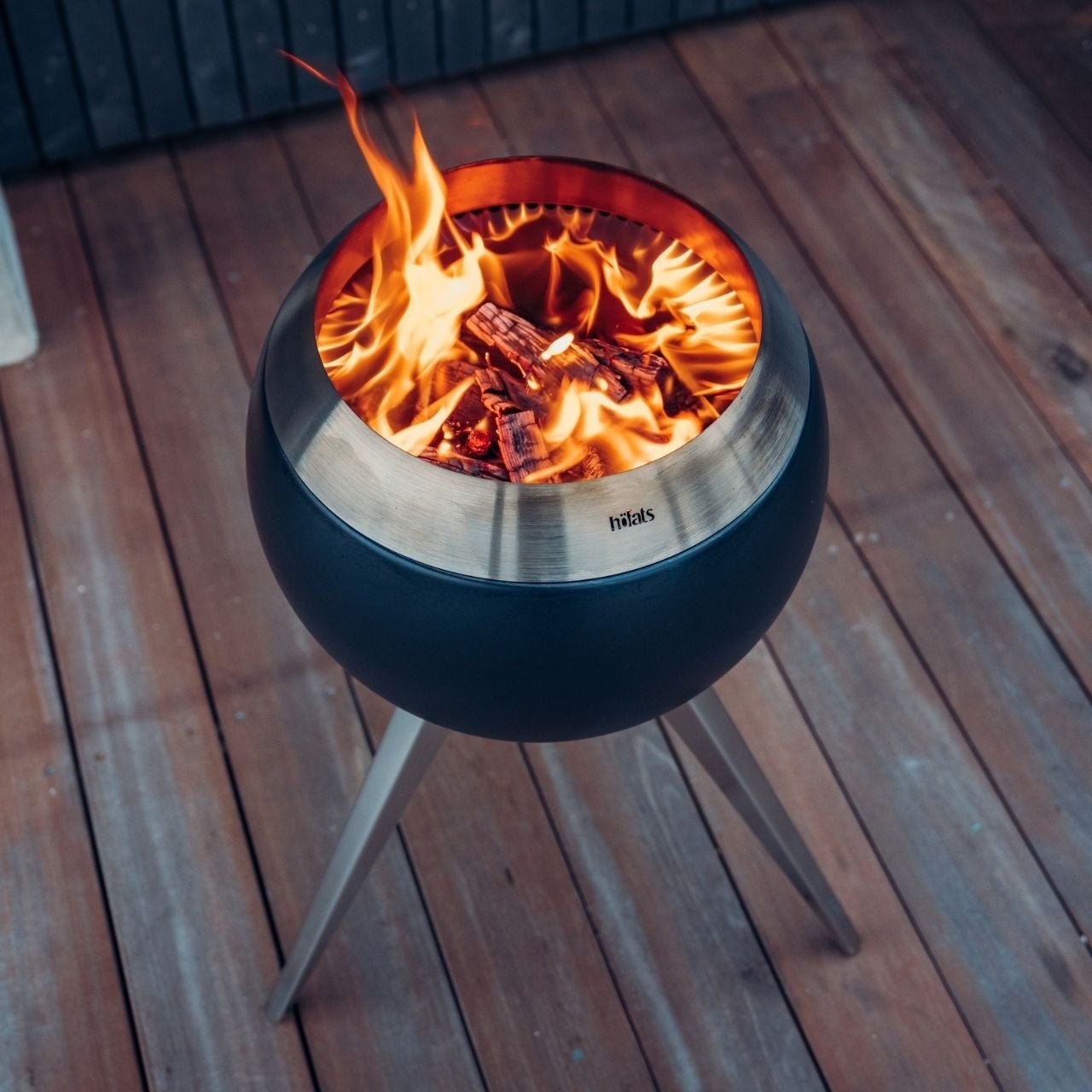 Höfats MOON 45 Feuerschale mit hohem Fuß - grillstarshop.comHöfats MOON 45 Feuerschale mit hohem FußHöfatsgrillstarshop.comH007174064251007160