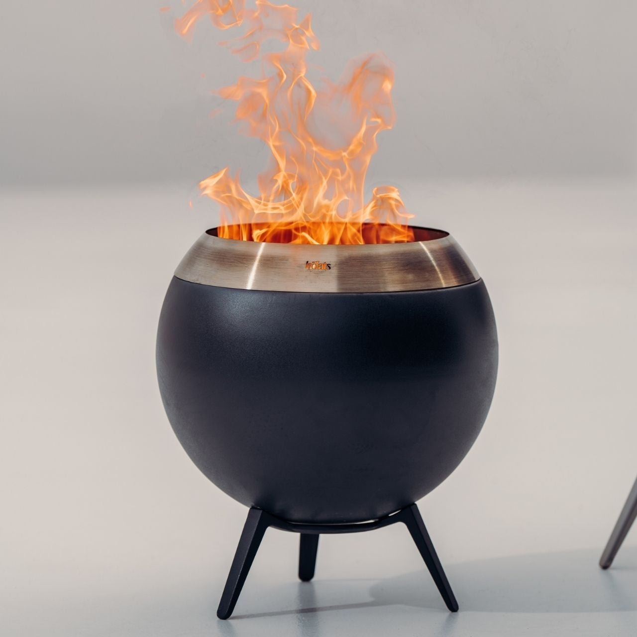 Höfats MOON 45 Feuerschale mit niedrigem Fuß - grillstarshop.comHöfats MOON 45 Feuerschale mit niedrigem FußHöfatsgrillstarshop.comH007164064251007160