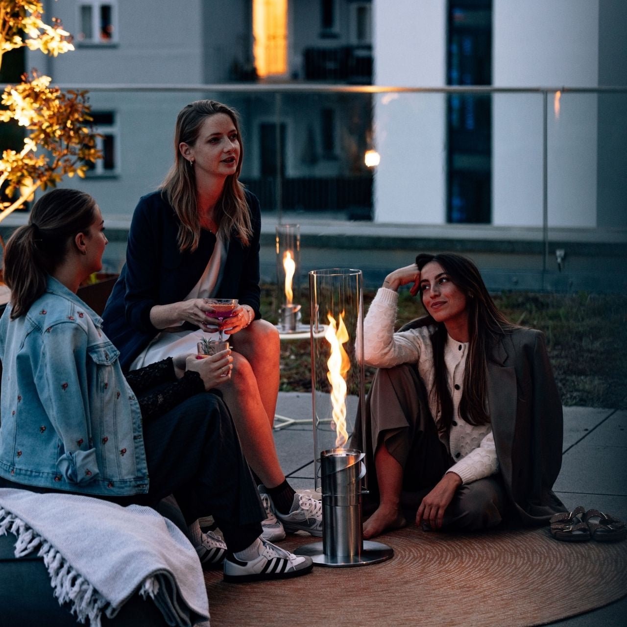 Höfats Spin 1500 Tischfeuer silber - grillstarshop.comHöfats Spin 1500 Tischfeuer silberHöfatsgrillstarshop.comH005094064251005098