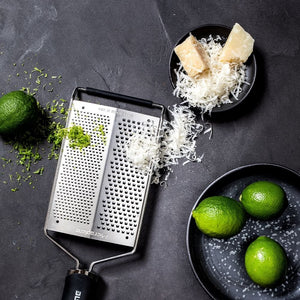Microplane Doppelreibe, Schwarz, Gourmet Serie - grillstarshop.comMicroplane Doppelreibe, Schwarz, Gourmet SerieMicroplanegrillstarshop.com45022