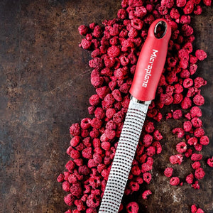Microplane Premium Zester - Reibe, Granatapfelrot - grillstarshop.comMicroplane Premium Zester - Reibe, GranatapfelrotMicroplanegrillstarshop.com46127