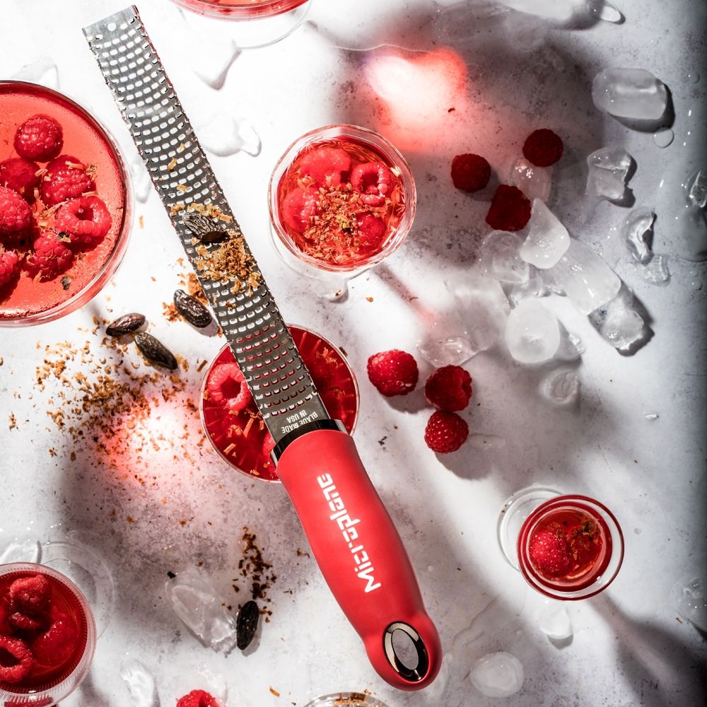 Microplane Premium Zester - Reibe, Granatapfelrot - grillstarshop.comMicroplane Premium Zester - Reibe, GranatapfelrotMicroplanegrillstarshop.com46127