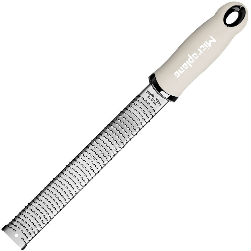 Microplane Premium Zester - Reibe, Kaschmir Beige - grillstarshop.comMicroplane Premium Zester - Reibe, Kaschmir BeigeMicroplanegrillstarshop.com46323