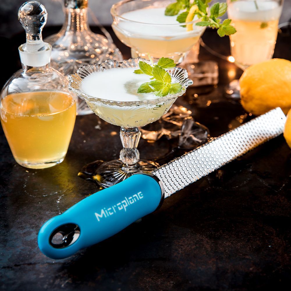 Microplane Premium Zester - Reibe, Limited Edition Neon Blue - grillstarshop.comMicroplane Premium Zester - Reibe, Limited Edition Neon BlueMicroplanegrillstarshop.com52220