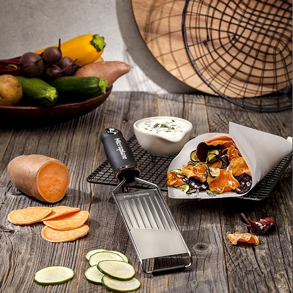 Microplane Profi - Gemüsehobel, Gourmet Serie - grillstarshop.comMicroplane Profi - Gemüsehobel, Gourmet SerieMicroplanegrillstarshop.com450440098399450445