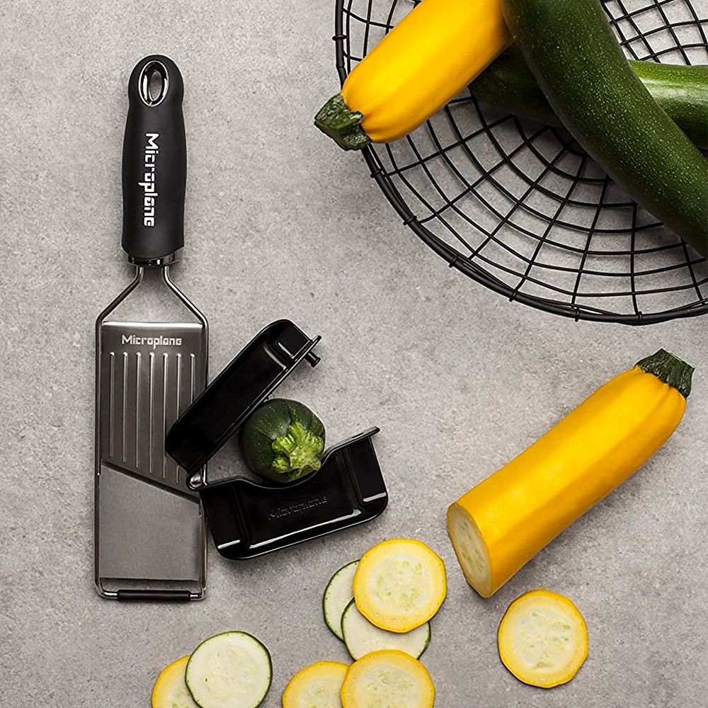 Microplane Profi - Gemüsehobel, Gourmet Serie - grillstarshop.comMicroplane Profi - Gemüsehobel, Gourmet SerieMicroplanegrillstarshop.com450440098399450445
