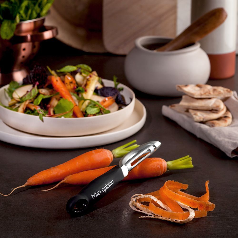 Microplane Profischäler - grillstarshop.comMicroplane ProfischälerMicroplanegrillstarshop.com48091