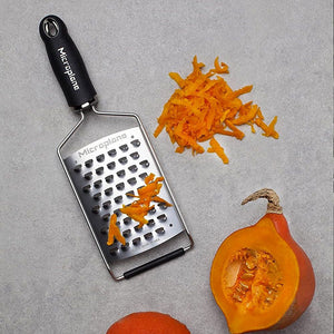 Microplane XL Grob, Schwarz Gourmet Serie - grillstarshop.comMicroplane XL Grob, Schwarz Gourmet SerieMicroplanegrillstarshop.com45011