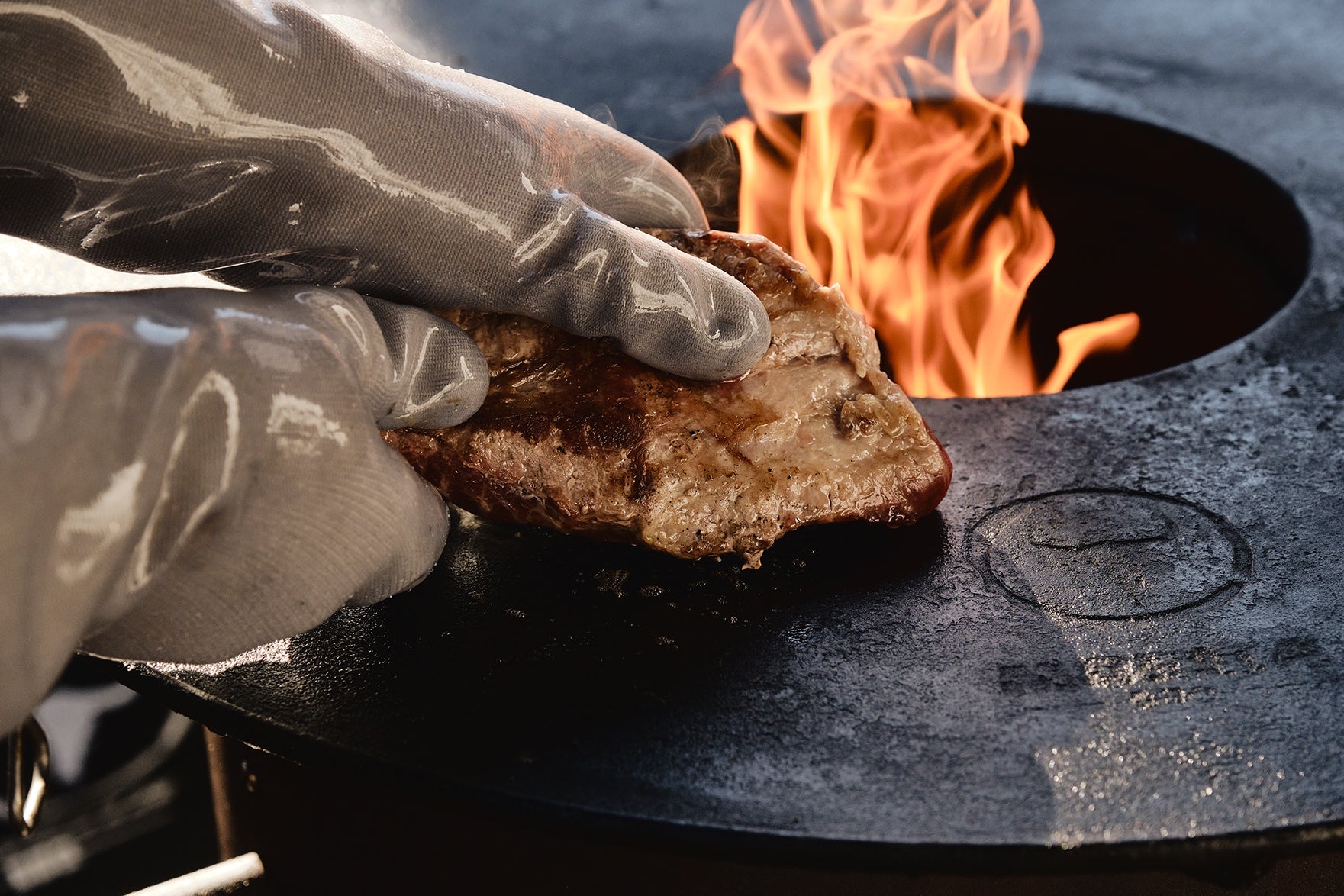 Moesta HeatPro Gloves - Grillhandschuhe aus Silikon - anthrazit in Größe L (9) - grillstarshop.comMoesta HeatPro Gloves - Grillhandschuhe aus Silikon - anthrazit in Größe L (9)Moestagrillstarshop.com