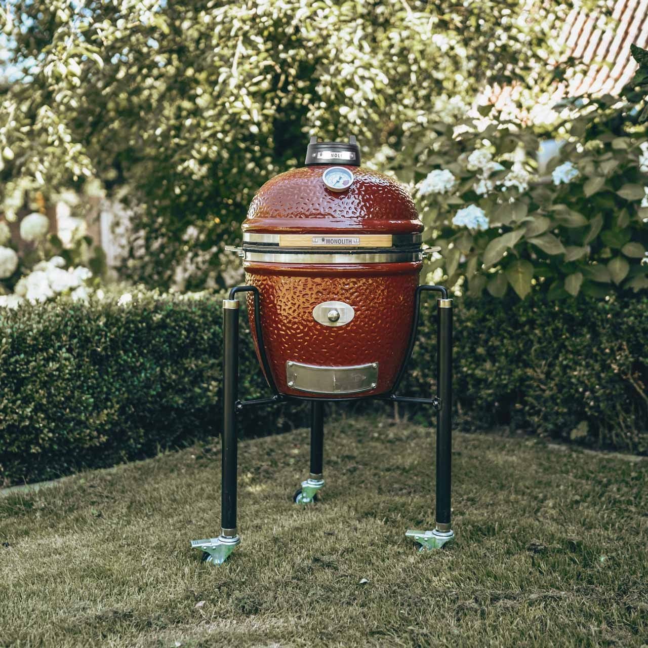 Monolith Junior Pro 2.0 – ROT mit Gestell - grillstarshop.comMonolith Junior Pro 2.0 – ROT mit GestellMonolithgrillstarshop.com121021 - REDM4260444583460