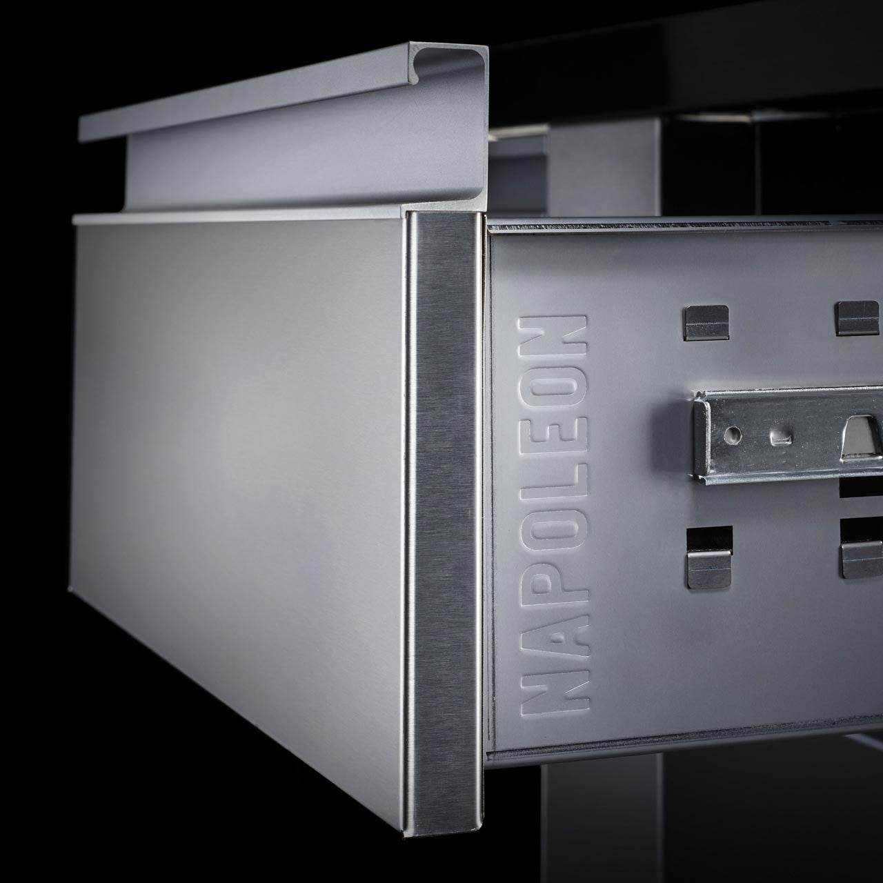 Napoleon 2er Einbau - Schublade, klein (46 x 41 cm) - grillstarshop.comNapoleon 2er Einbau - Schublade, klein (46 x 41 cm)Napoleongrillstarshop.comBI - 1816 - 2DR0629162131546