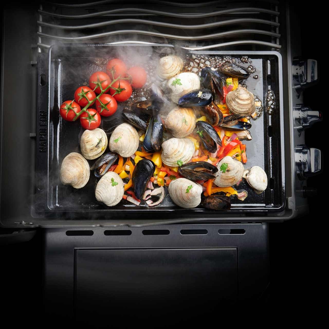 Napoleon Plancha passend ab Rogue 425 - grillstarshop.comNapoleon Plancha passend ab Rogue 425Napoleongrillstarshop.com560360629162560360