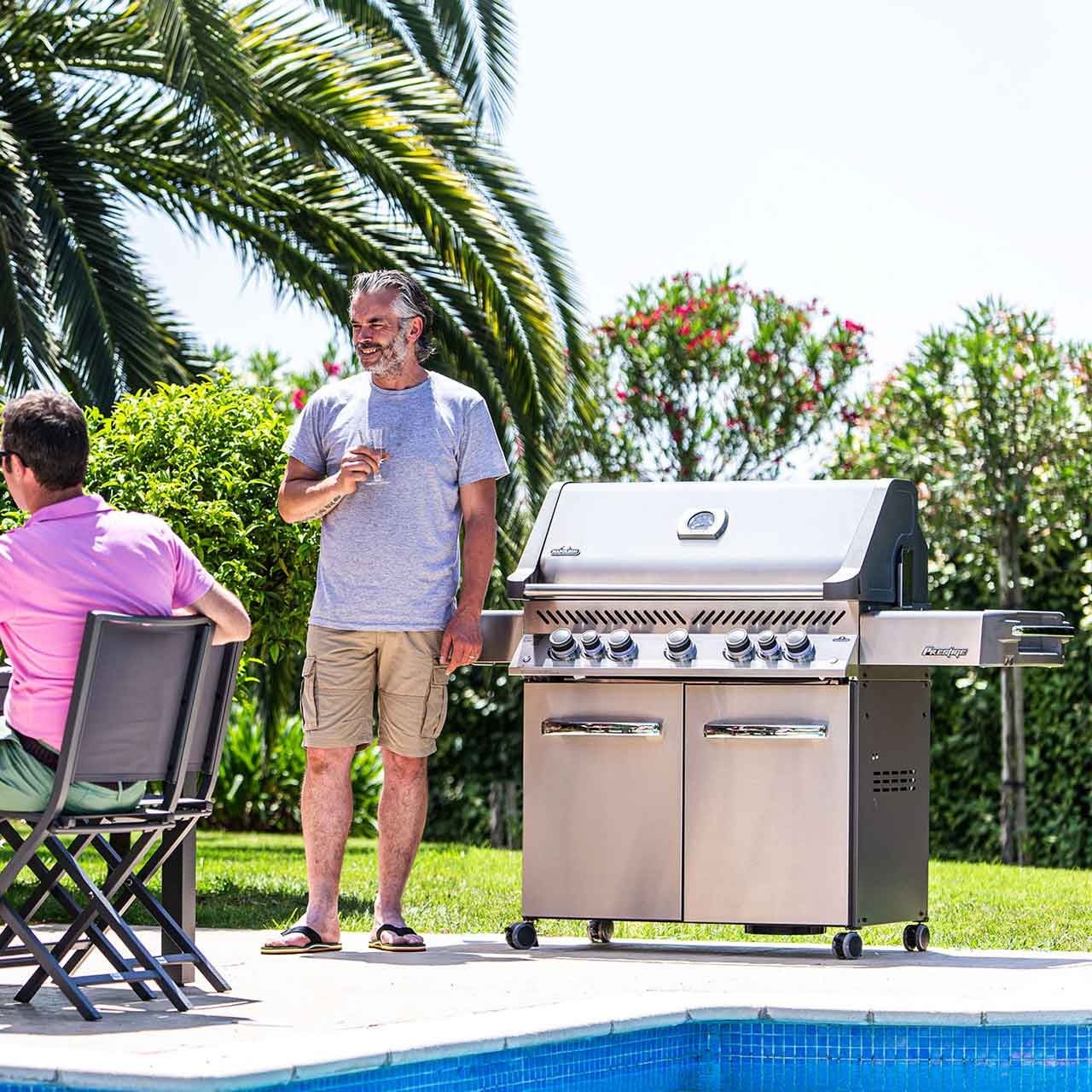 Napoleon Prestige 665, Edelstahl - grillstarshop.comNapoleon Prestige 665, EdelstahlNapoleongrillstarshop.comP665RSIBPSS - DE0629162135285