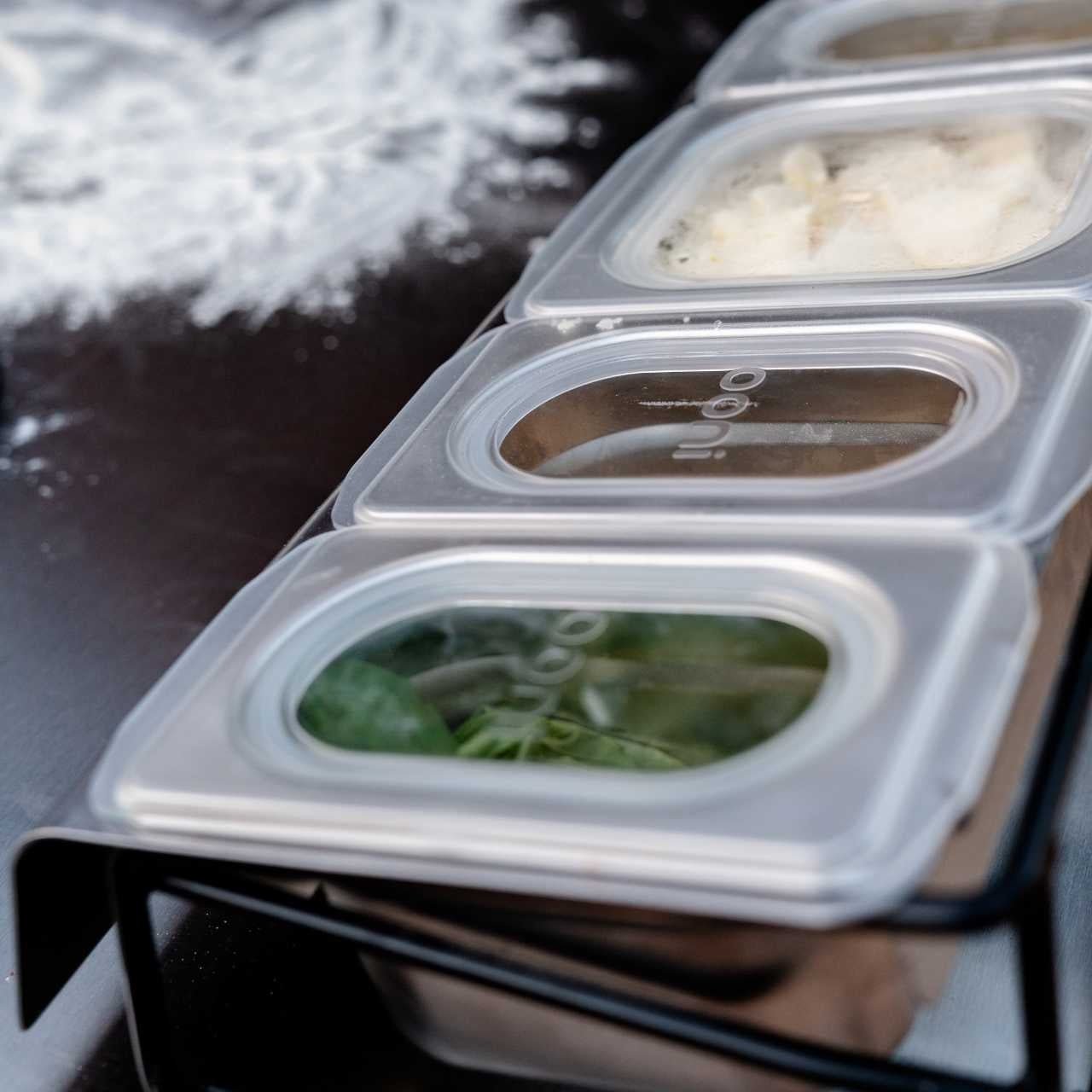 Ooni Pizzabelag - Container - klein - grillstarshop.comOoni Pizzabelag - Container - kleinOonigrillstarshop.comUU - P0D3002500003167864